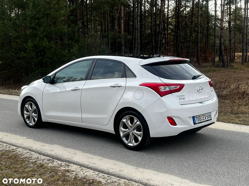 Hyundai i30 1.6 CRDi Fifa World Cup Edition - 3