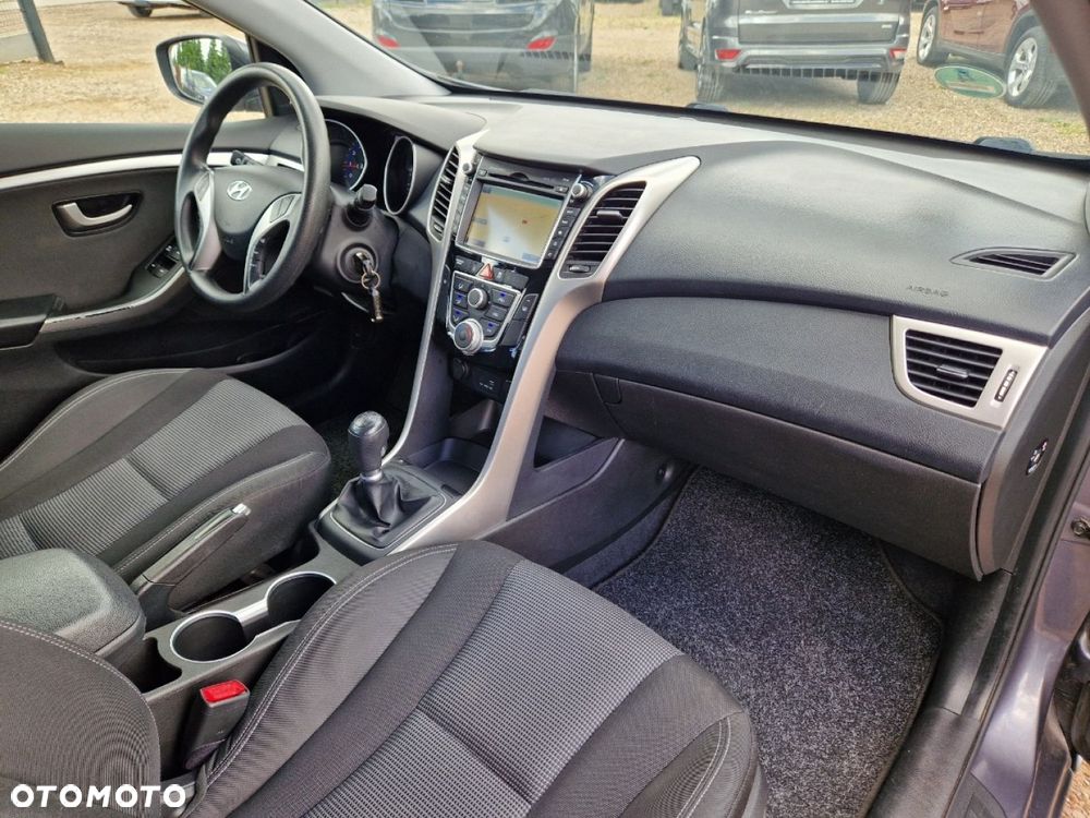 Hyundai i30 blue 1.4 Passion - 19