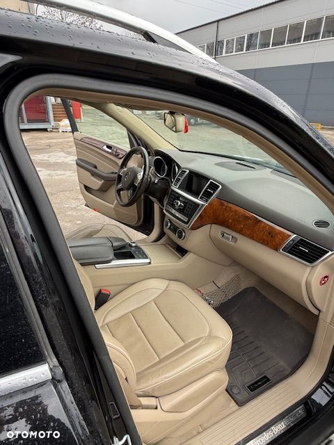 Mercedes-Benz ML - 11