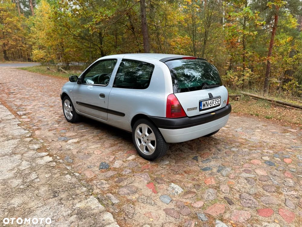 Renault Clio 1.2 16V Authentique - 3