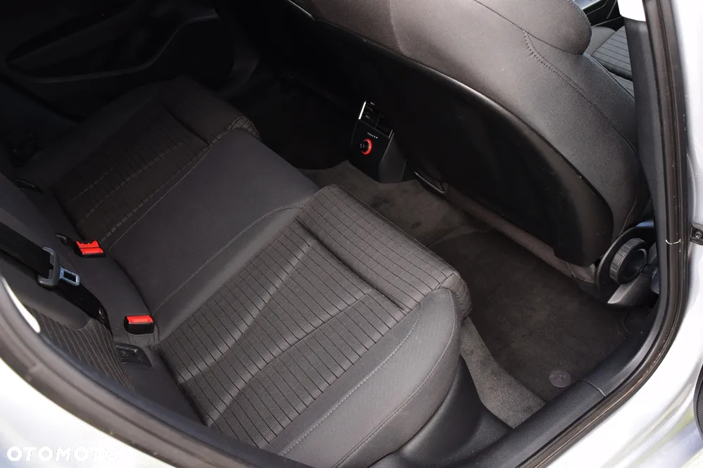 Audi A3 2.0 TDI Sportback (clean diesel) quattro Ambiente - 17