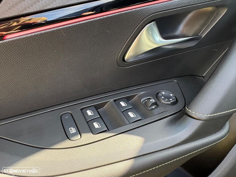 Peugeot 2008 BlueHDi 130 EAT8 GT - 18