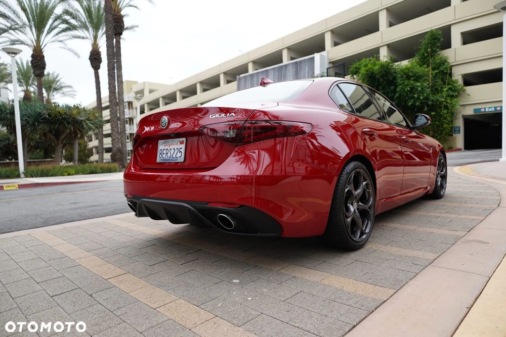 Alfa Romeo Giulia 2.0 Turbo 16V AT8-Q4 Ti - 6