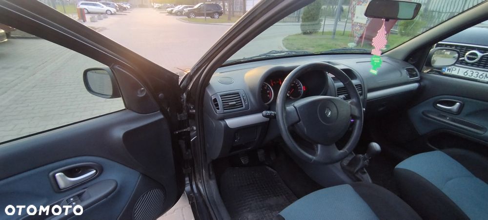 Renault Clio 1.2 16V Campus - 6