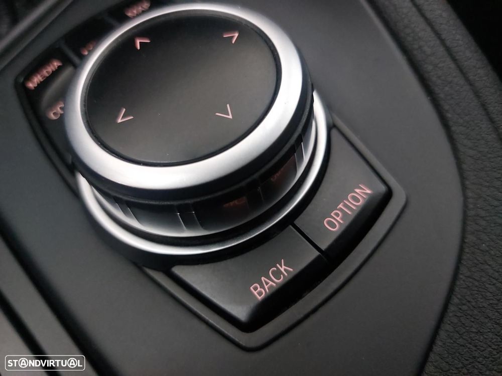 BMW X1 18 i sDrive Advantage - 40