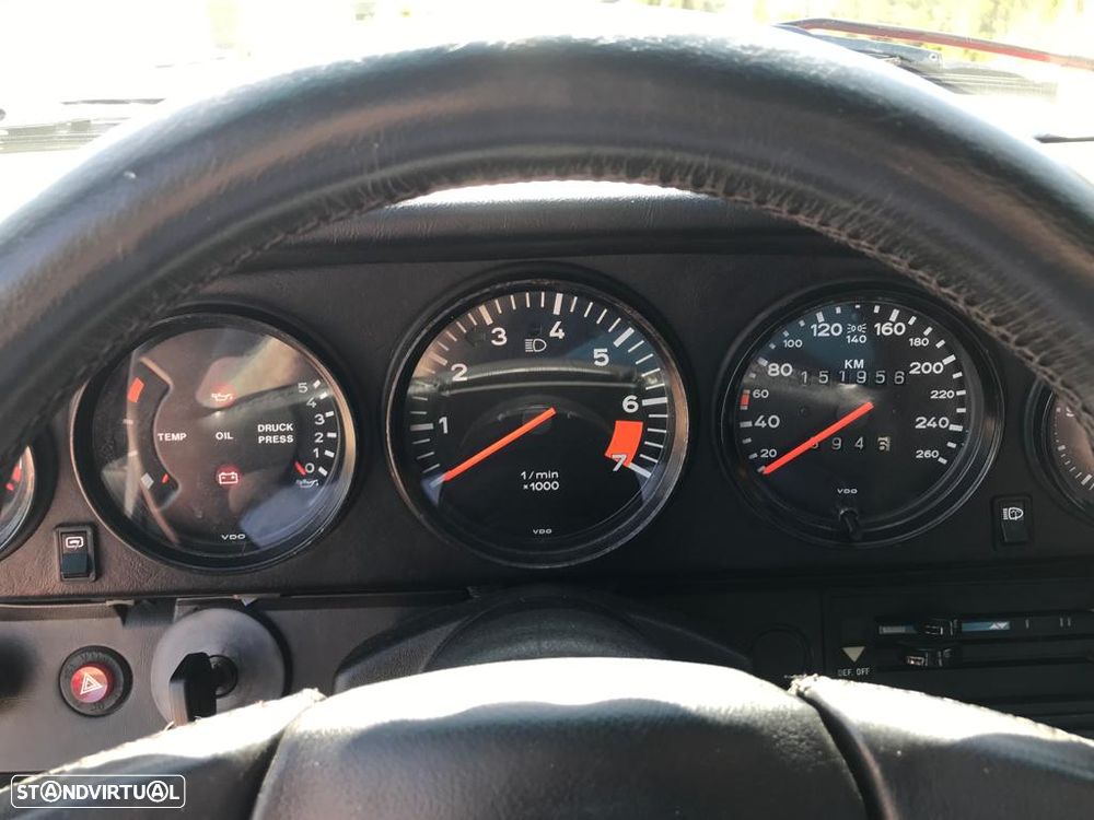 Porsche 911 Série G - 14
