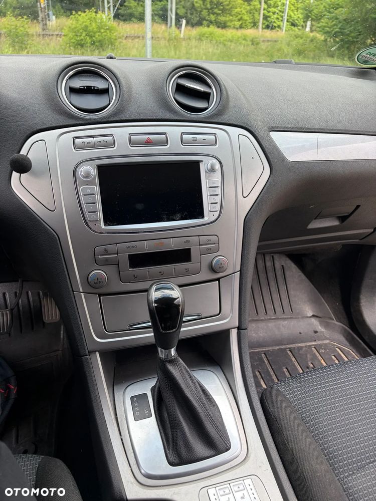 Ford Mondeo - 29