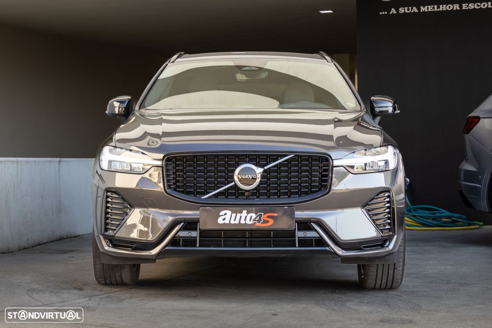 Volvo XC 60 2.0 B4 R-Design Geartronic - 4