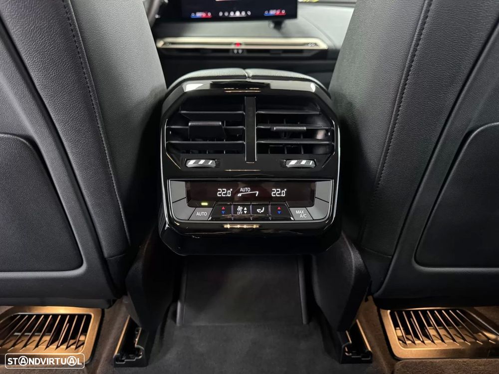BMW iX xDrive 40 Pack Desportivo - 32