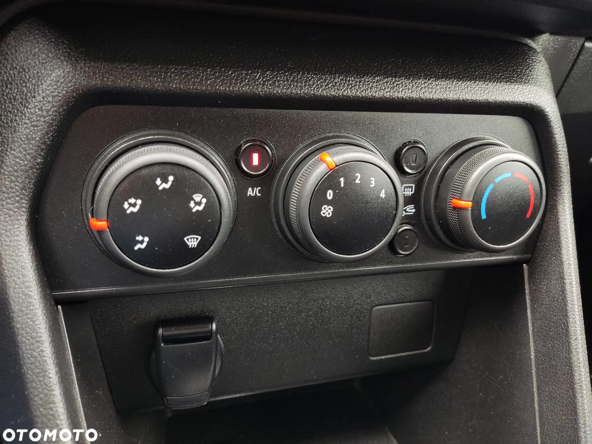 Dacia Sandero SCe 65 Comfort - 27