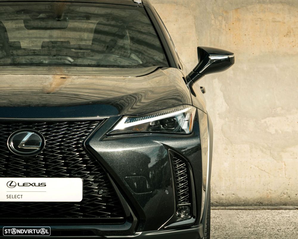 Usado Lexus UX 250h 2025 - 47 000 EUR, 30 180 km - Standvirtual.com