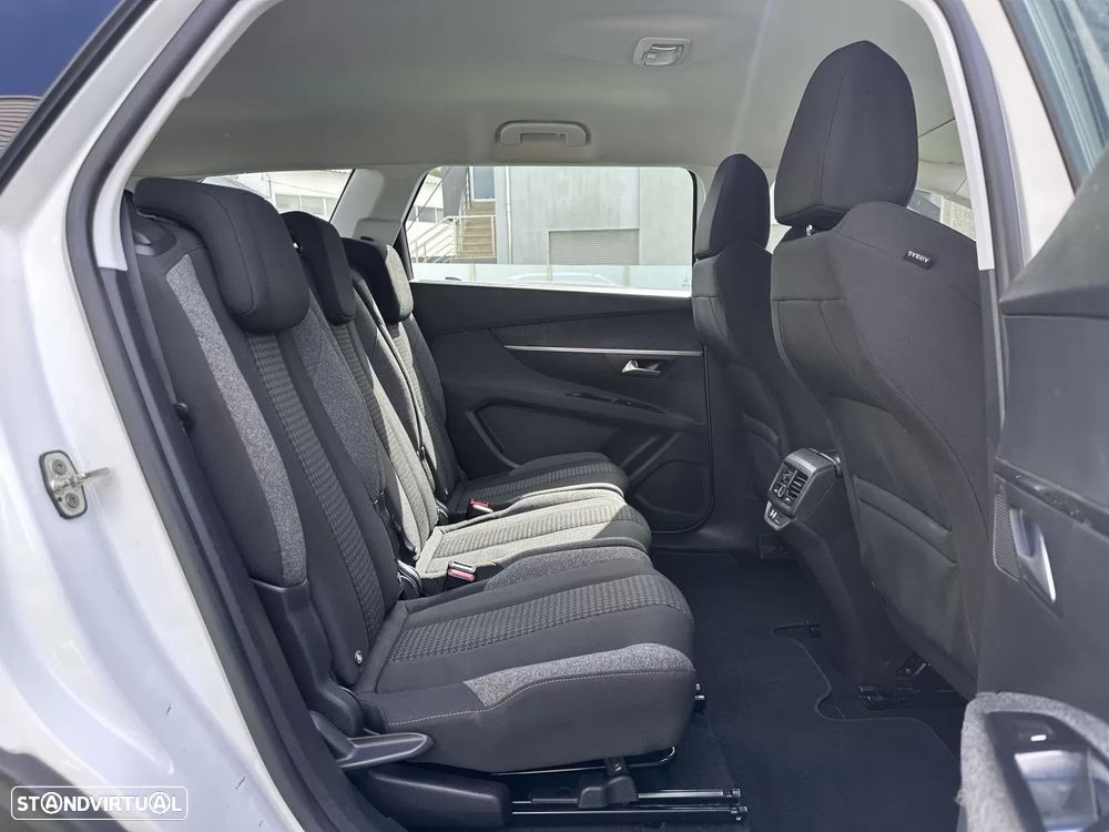 Peugeot 5008 1.2 PureTech Allure Pack - 32