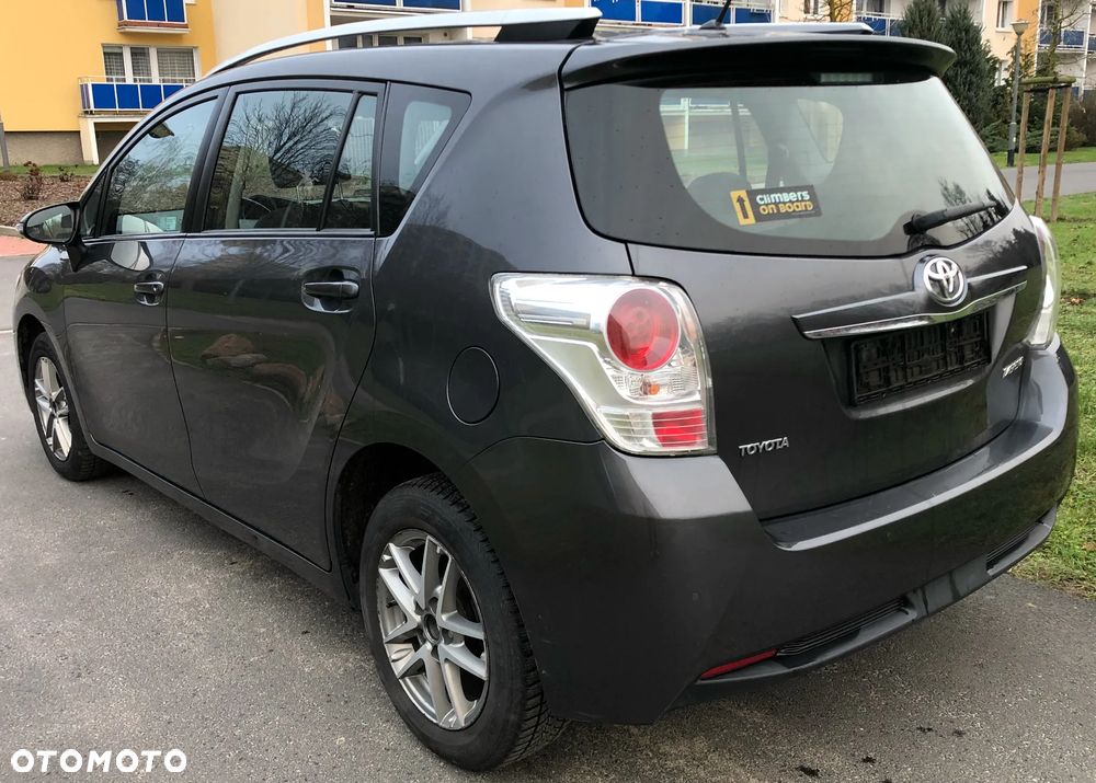 Toyota Verso 1.8 Premium 7os - 8