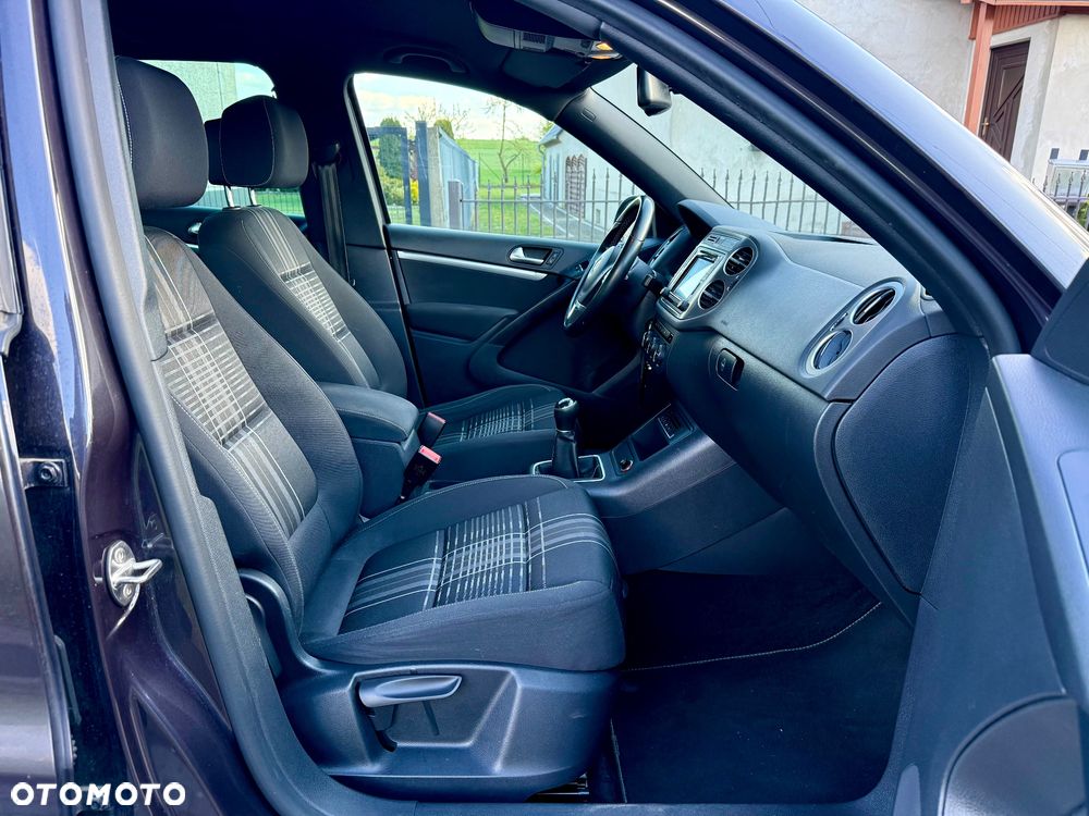 Volkswagen Tiguan 2.0 TDI DPF BlueMotion Technology Lounge Sport & Style - 14