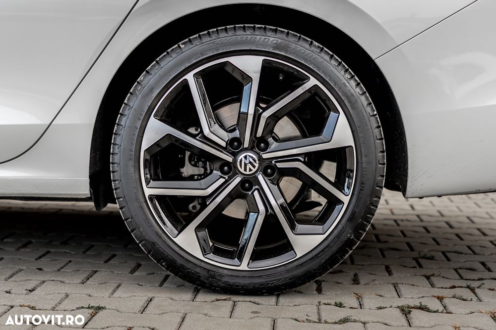 Volkswagen Passat Variant 2.0 TDI SCR DSG Elegance - 9