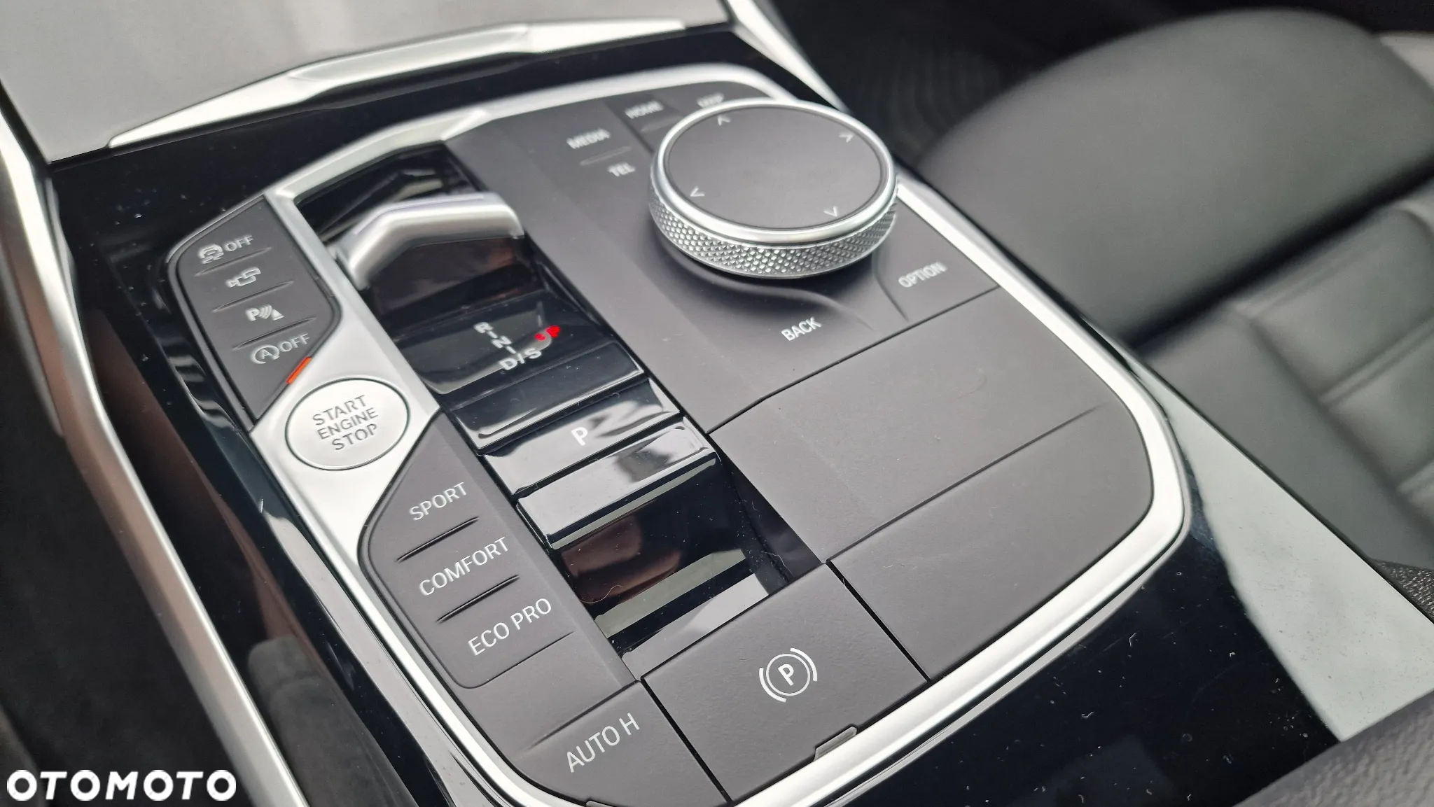 BMW Seria 3 330i Luxury Line - 32