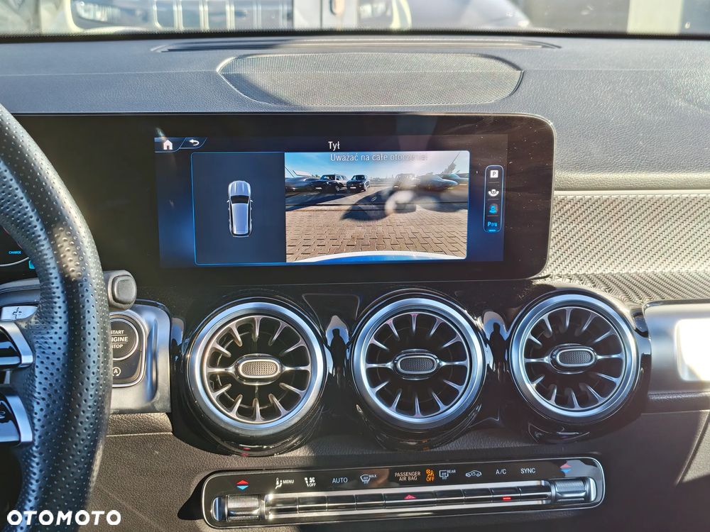 Mercedes-Benz GLB 200 mHEV AMG Line 7G-DCT - 13