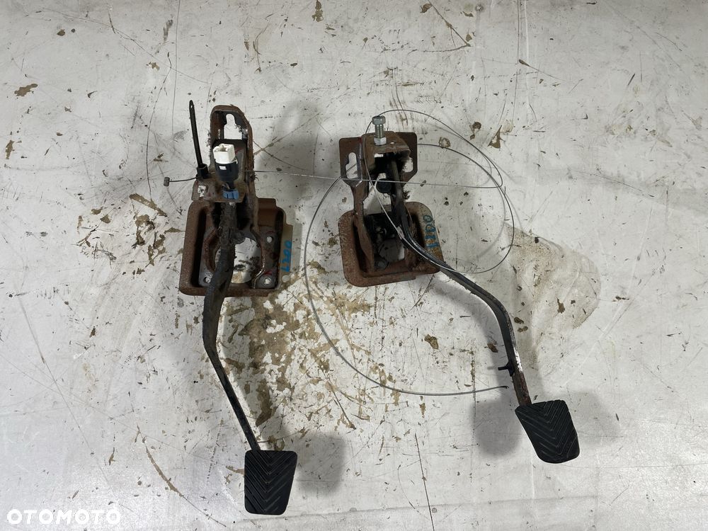 MITSUBISHI L200 IV PEDAŁ PEDAŁY - 1