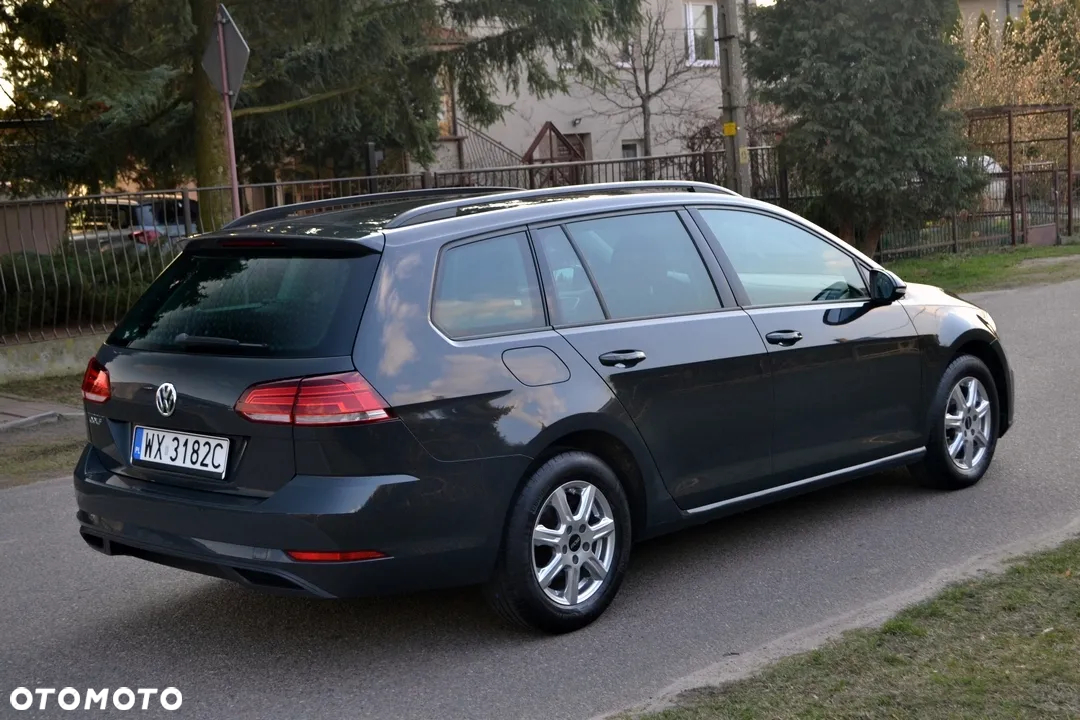 Volkswagen Golf - 10