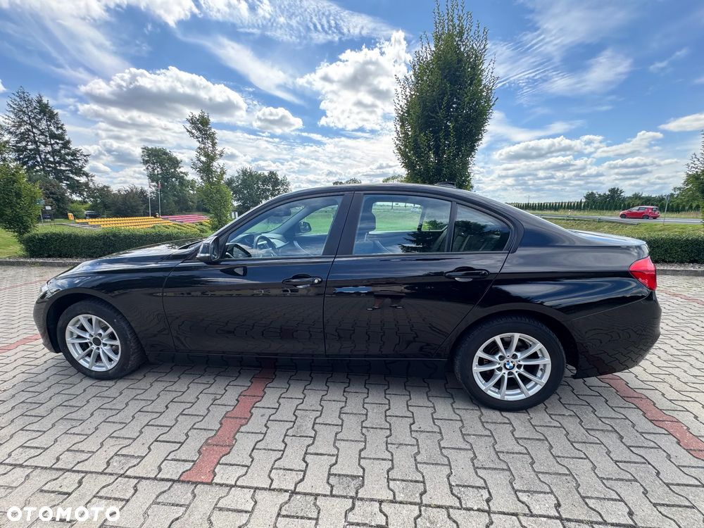 BMW Seria 3 318i GPF Luxury Line - 13