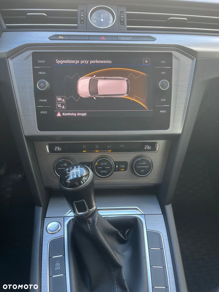 Volkswagen Passat Variant 1.4 TSI BMT Trendline - 25