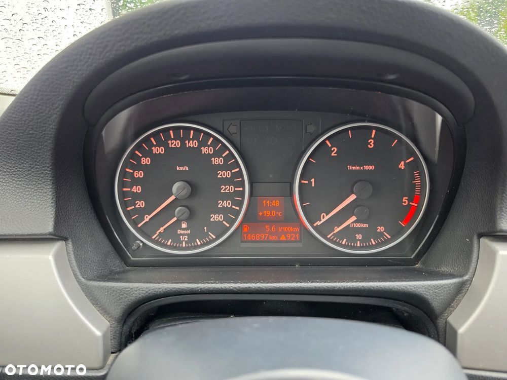 BMW Seria 3 318d - 11