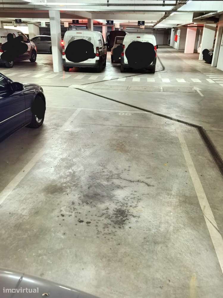 Lugar de Estacionamento em Garagem Fechada no Centro de Évora - Grande imagem: 3/4
