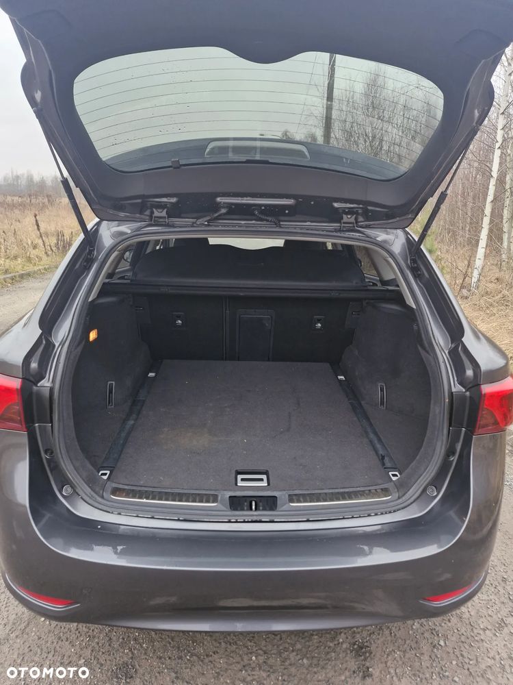 Toyota Avensis 2.0 D-4D Premium - 25