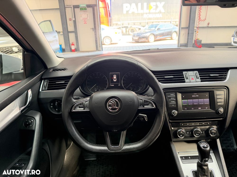 Skoda Octavia 2.0 TDI DSG Ambition - 15