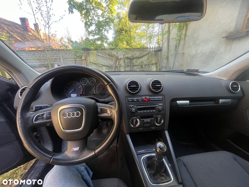 Audi A3 Sportback 1.6 Ambiente - 12