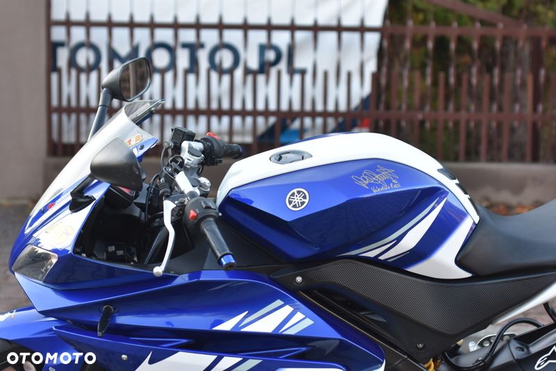 Yamaha YZF - 22