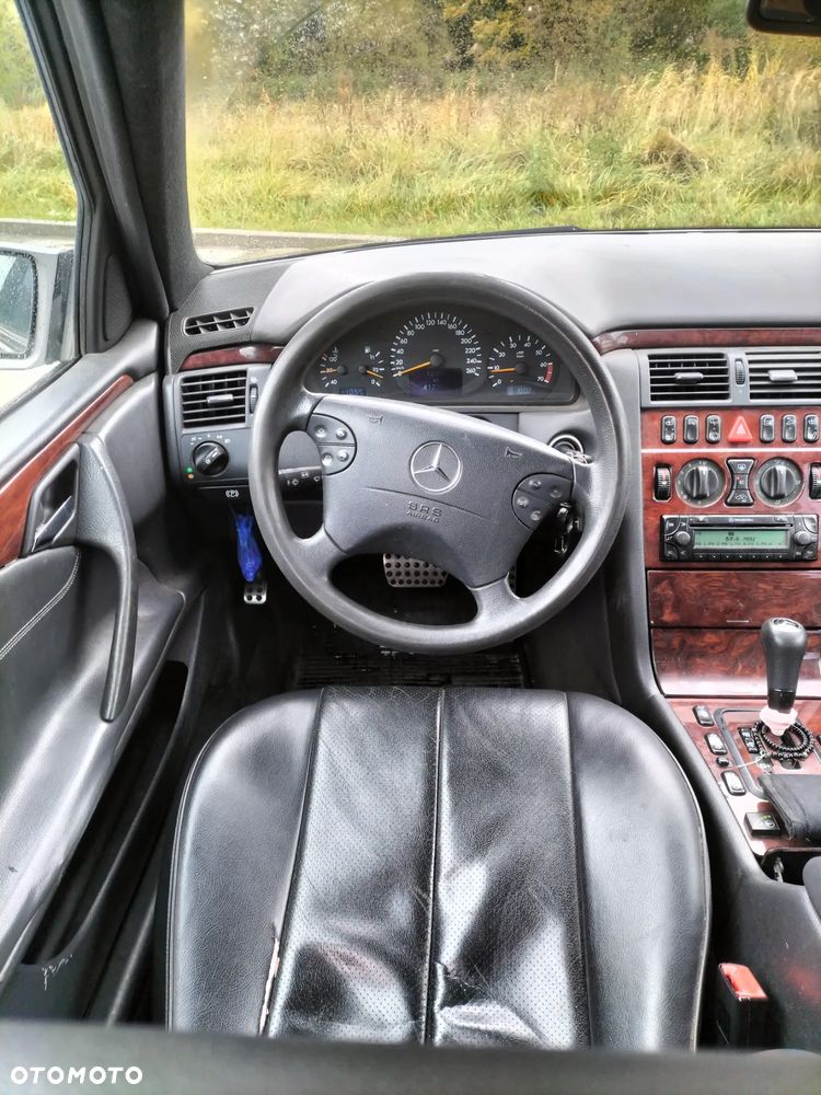 Mercedes-Benz Klasa E - 9