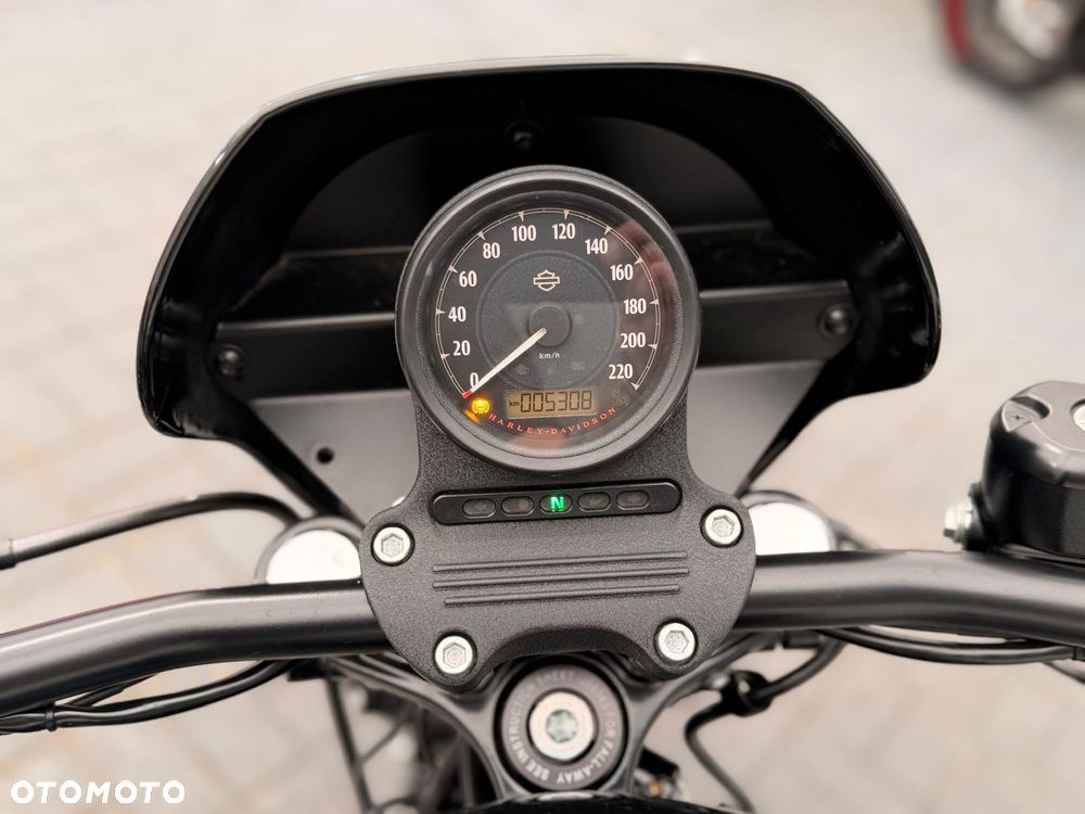Harley-Davidson Sportster Iron 1200 - 8