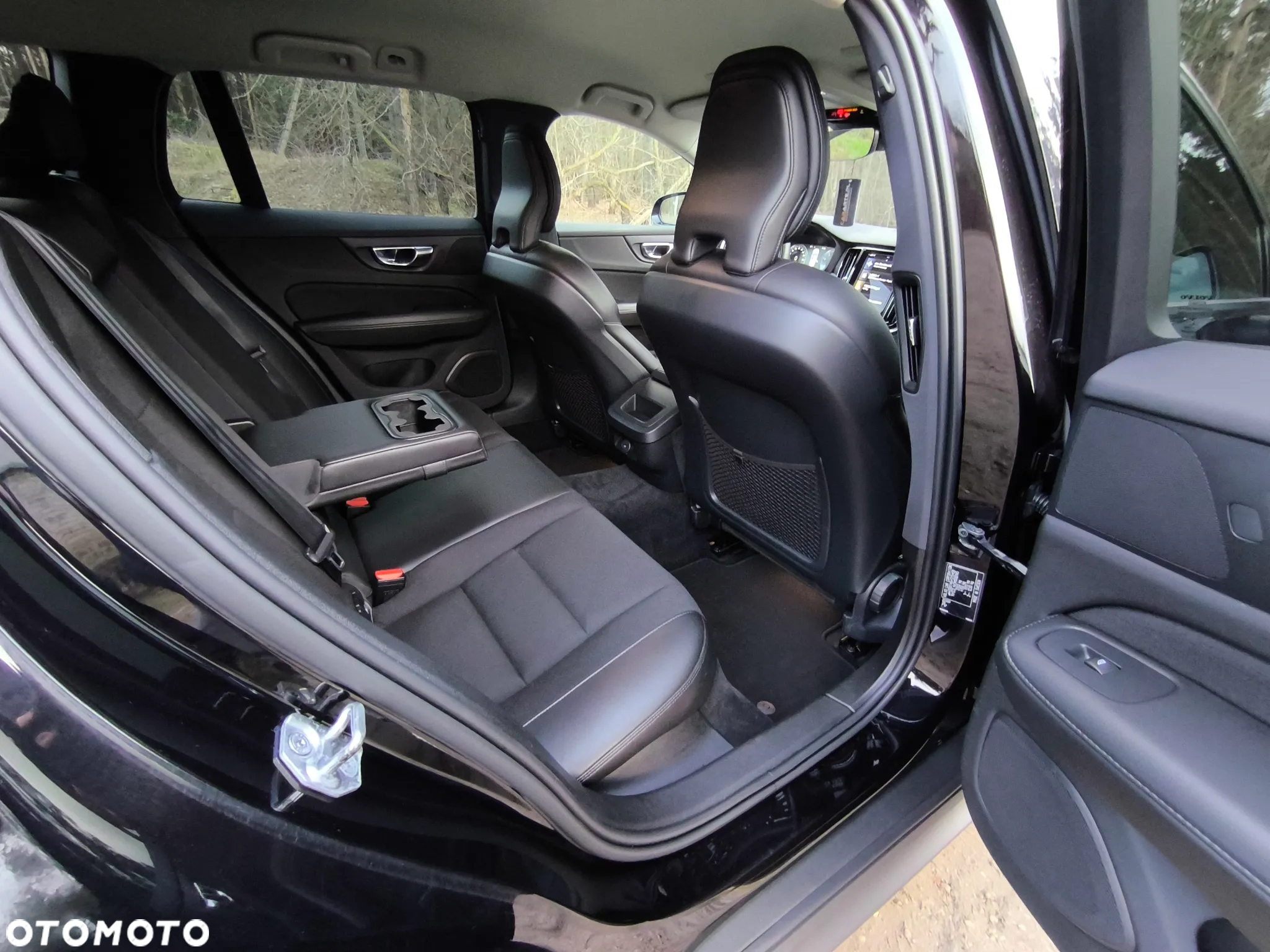 Volvo V60 Cross Country - 16