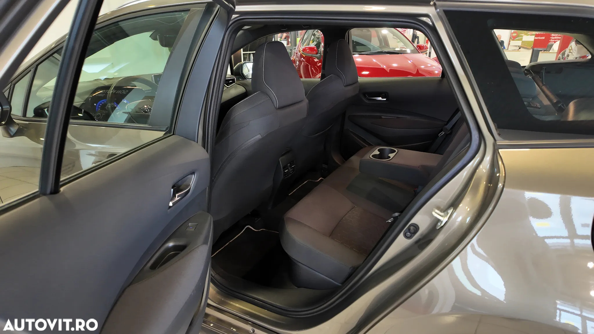 Toyota Corolla 1.8 Hybrid Touring Sports - 32