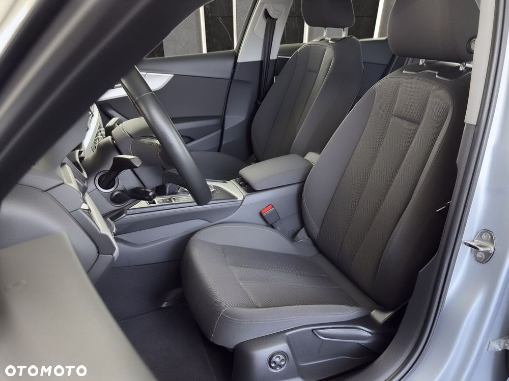 Audi A4 Limousine - 14