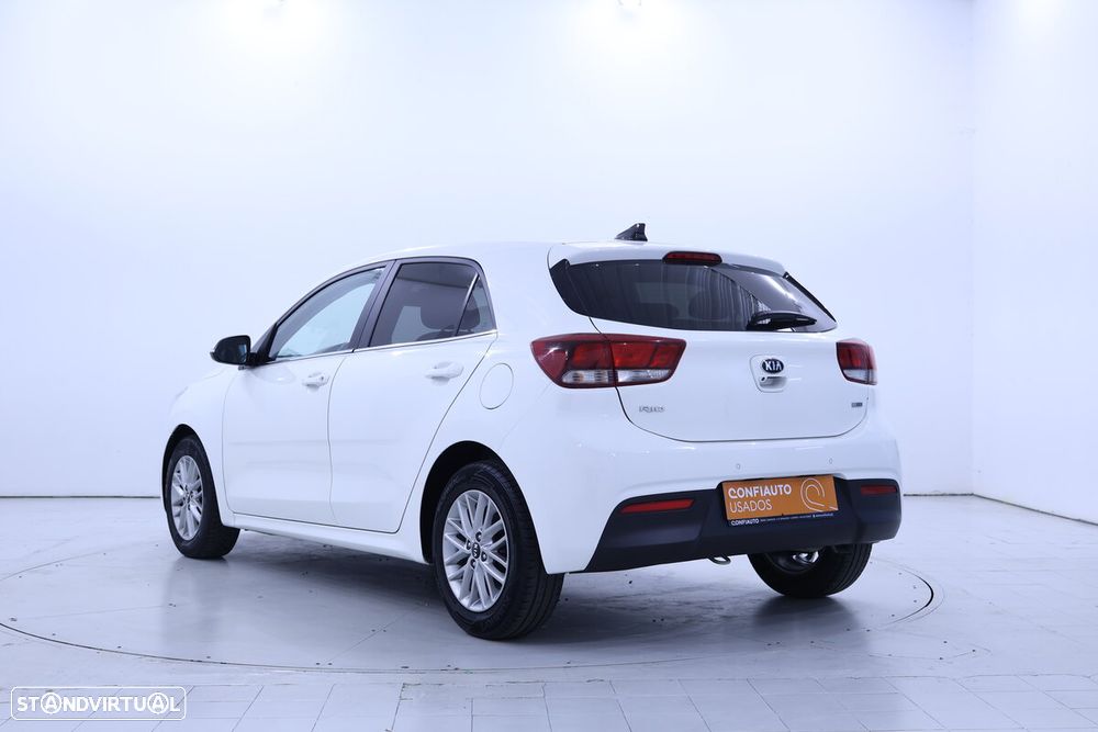 Kia Rio - 3