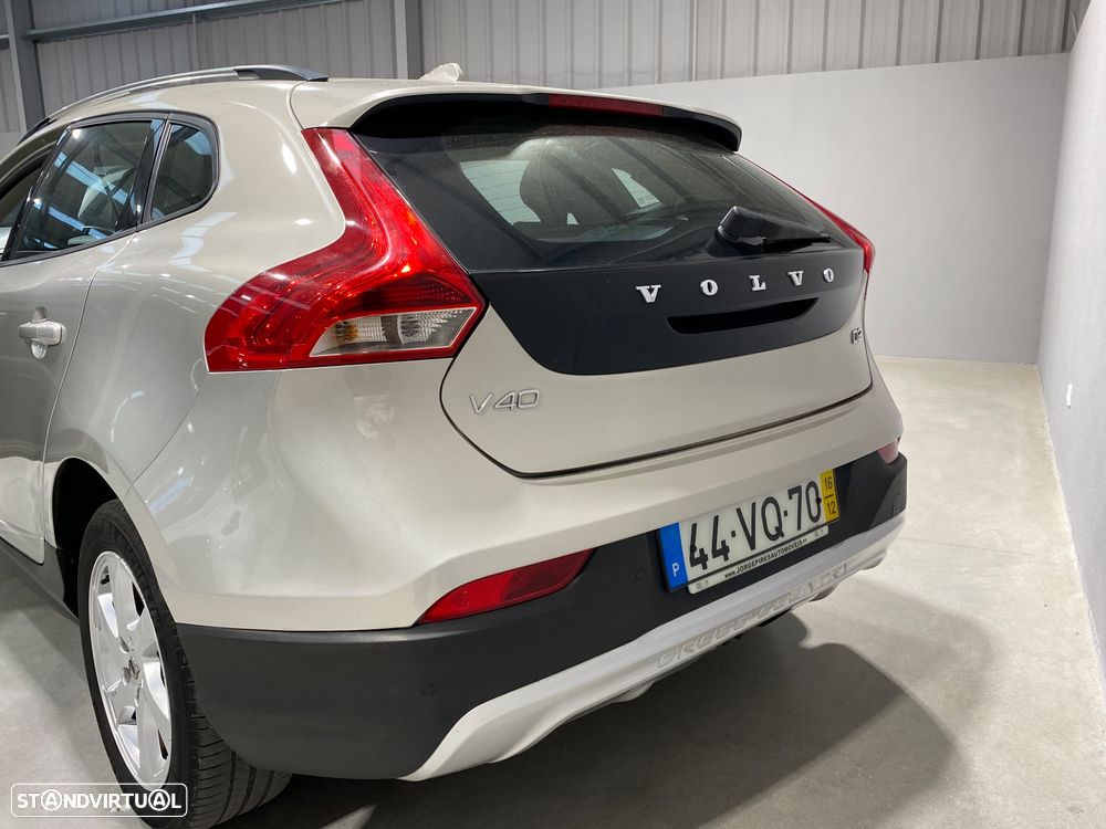 Volvo V40 Cross Country 2.0 D2 Momentum - 6