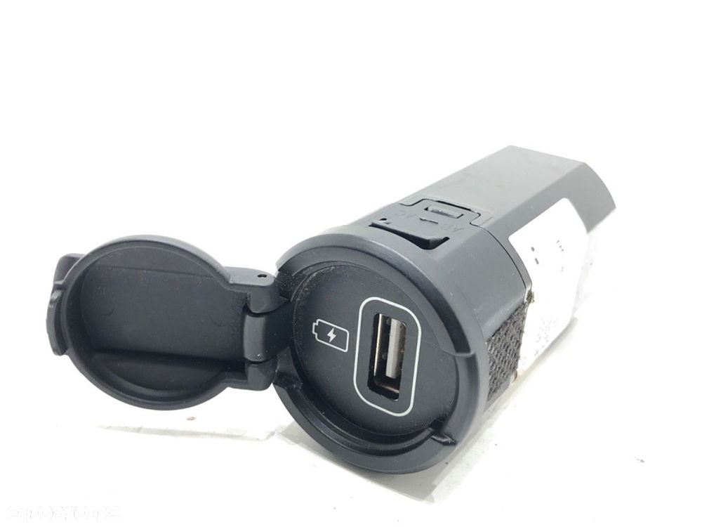 GNIAZDO USB  KIA OPTIMA (JF) 2015 - 2022 1.7 CRDi 104 kW [141 KM] olej napędowy 2015 - 2022 - 2