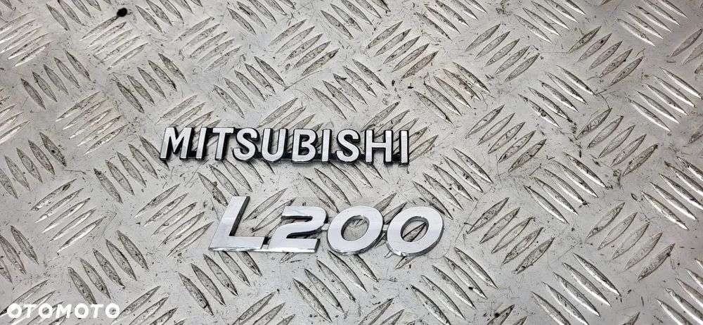 Mitsubishi L200 V Emblemat Klapy Bagażnika - 1