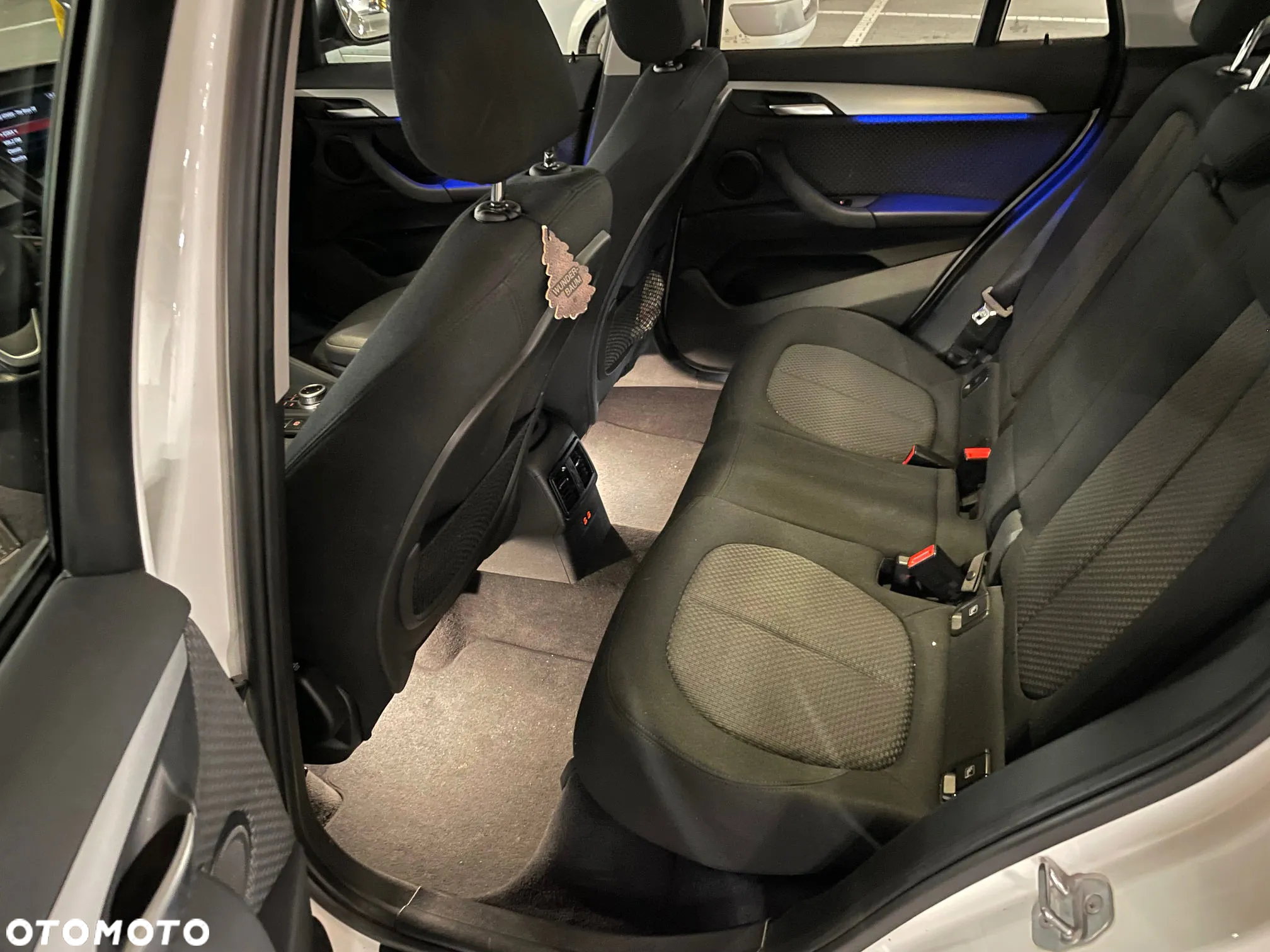 BMW X1 sDrive18d Business Edition - 10