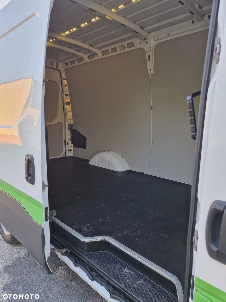 Iveco DAILY 35-130 - 12