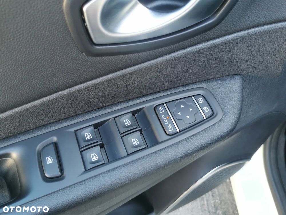 Renault Captur ENERGY TCe 120 EDC LIMITED - 17