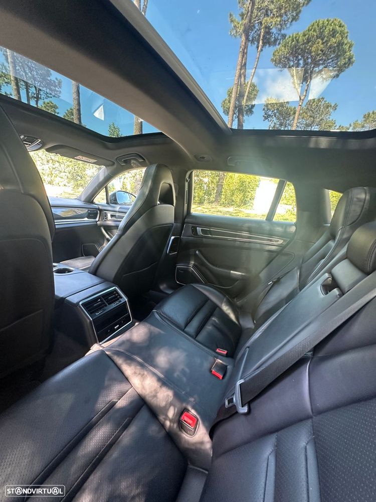 Porsche Panamera Sport Turismo - 16