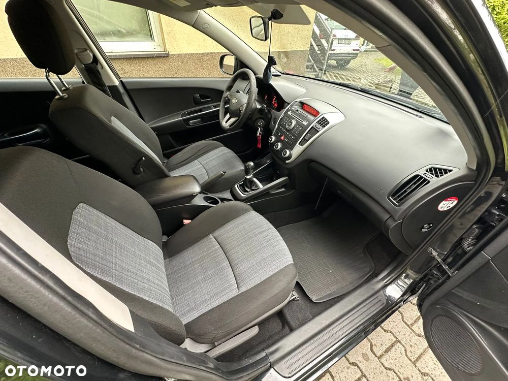 Kia Ceed - 18