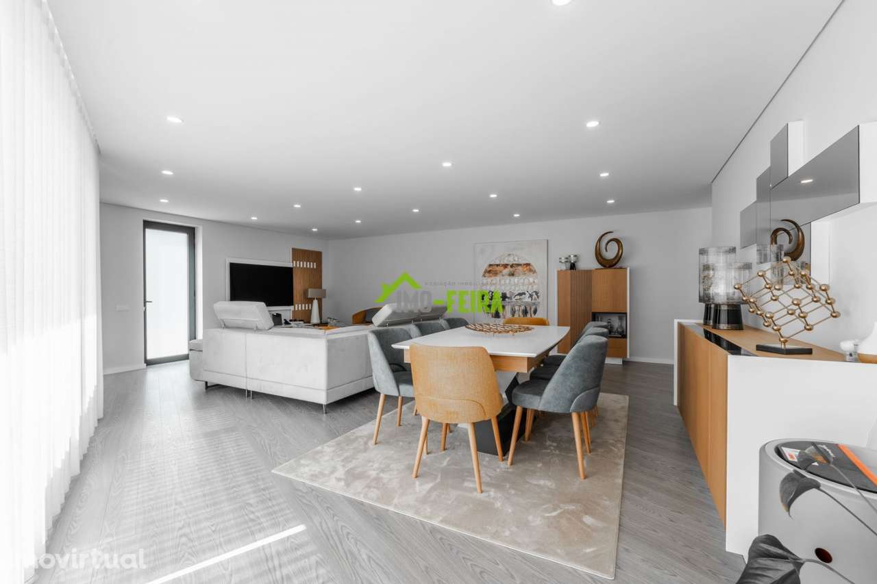 MORADIA LUXO COM PISCINA - Grande imagem: 5/47