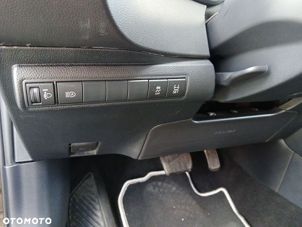 Toyota Corolla 1.8 Hybrid Comfort - 23
