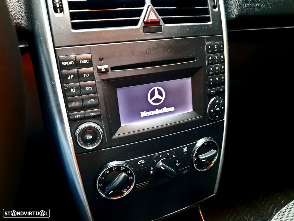 Mercedes-Benz B 200 CDI - 15