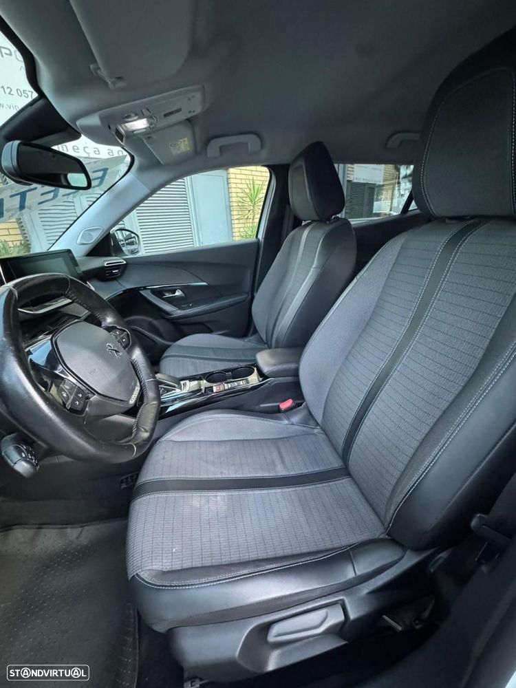 Peugeot e-2008 50 kWh Allure Pack - 11