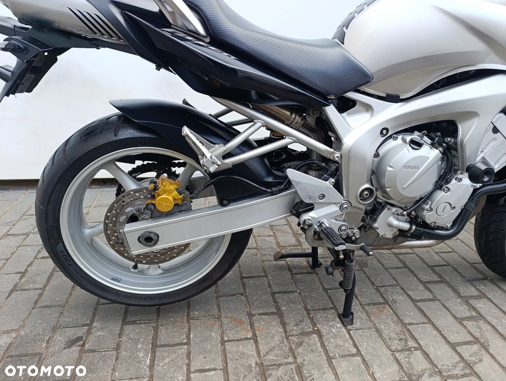 Yamaha FZ6 - 24